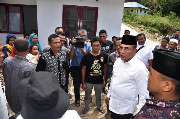 Gubernur: Rumah Ini Akan Menjadi Hak Milik Kalian