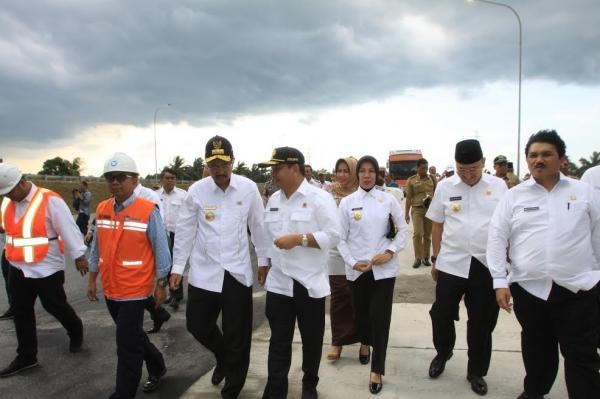 Gubsu Uji Coba Jalan Tol Kualanamu-Seirampah