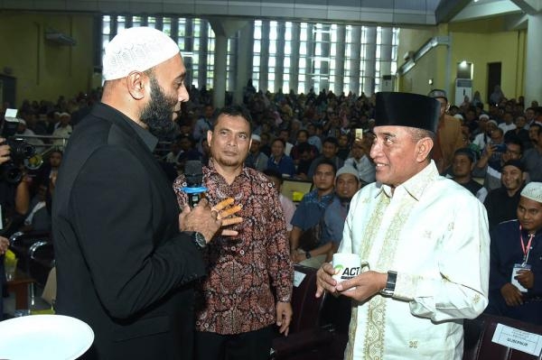 Zaidul Akbar Beri Hadiah Bacaan Surah 'Abasa untuk Edy Rahmayadi