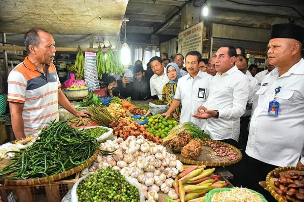 Edy Rahmayadi Sidak ke Pusat Pasar Medan, Jelang Natal dan Tahun Baru Harga Bahan Kebutuhan Pokok Relatif Stabil