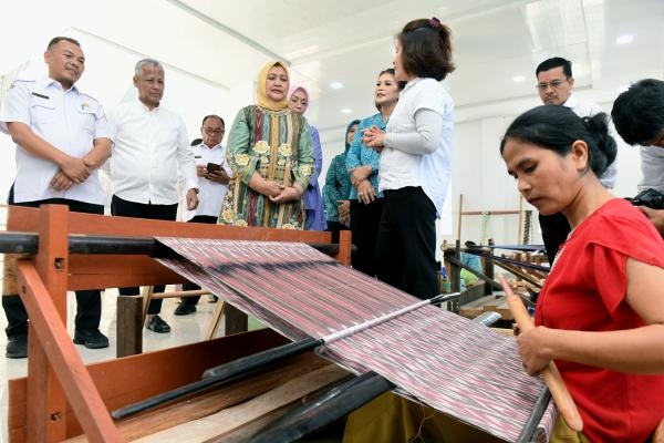 Monitoring PKK di Dairi, Nawal Ajak Kader PKK jadi Pelopor Pelapor Cegah Kekerasan pada Perempuan dan Anak