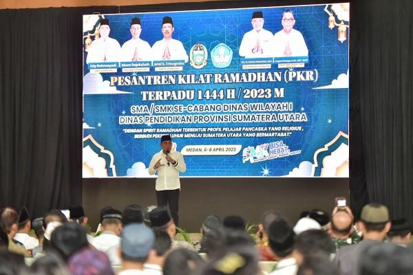  Buka Pesantren Kilat Ramadan, Edy Rahmayadi Motivasi Ribuan Siswa SMA/SMK