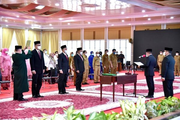 Lantik Dirut PPSU dan Direksi PDAM Tirtanadi, Edy Rahmayadi Berpesan Harus Untung dan Jangan Sakiti Orang Lain