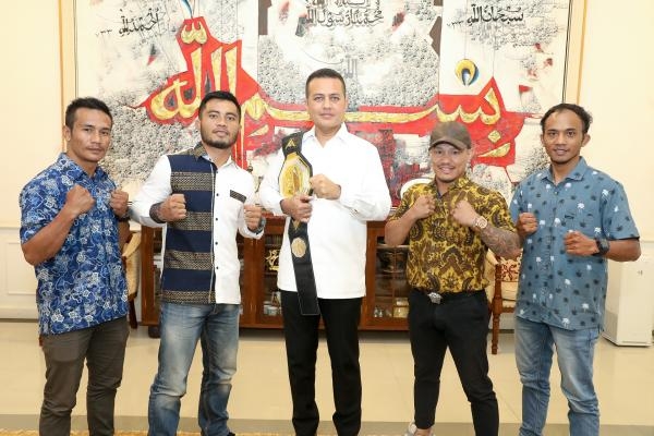  Lolos The Fight Academy, Musa Rajekshah Beri Semangat ke Eperaim Ginting