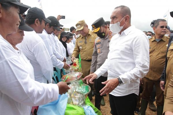 Gubernur Edy Rahmayadi Dukung Penuh Pencanangan Kawasan Pertanian Terpadu di Dairi *Dimulai dari Tanam Cabai Merah 100 Ha di Parbuluan