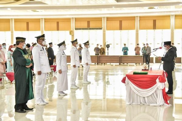 Lantik Bupati/Wabup Madina dan Labusel Edy Rahmayadi Minta Segera Selesaikan Permasalahan Daerah