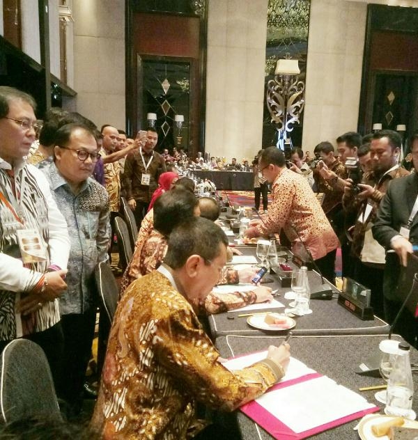 Gubsu Tandatangani Mou Kerjasama Perdagangan Antar Daerah Untuk Penguatan Ekonomi Nasional