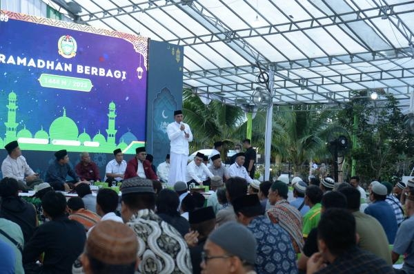 Berbagi Bersama Juru Parkir dan Pedagang Kaki Lima, Edy Rahmayadi Berpesan Pentingnya Kejujuran