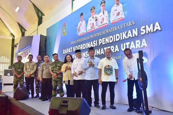 Gubernur Edy Rahmayadi Buka Rakor Pendidikan SMA se-Sumut di Tapteng *Motivasi Guru untuk Jadi Teladan Setiap Saat