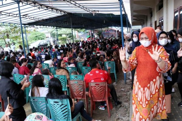 Hadiri Perayaan Natal Yayasan Kasih Tulus, Nawal Lubis Harap Natal Tahun ini Membawa Semangat dan Kebahagiaan Bagi Anak-anak