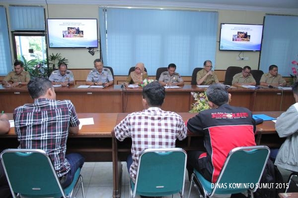 MENJELANG LEBARAN STOK BAHAN POKOK CUKUP TERSEDIA