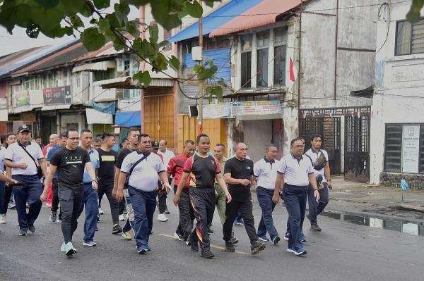 Lepas Peserta Fun Run HUT ke-77 TNI AL, Edy Rahmayadi Doakan TNI AL Terus Berjaya Menjaga Kedaulatan Negara