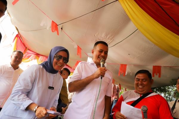 Wagub Sumut Lepas Perlombaan Dayung Sampan Tradisional