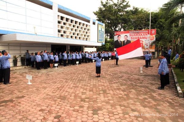 DINAS KOMINFO PROVSU LAKSANAKAN UPACARA BENDERA