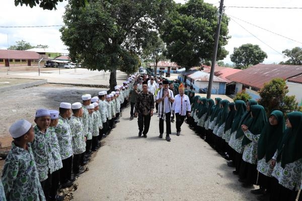  Ijeck Kunjungi Ponpes Dairi, Ingatkan Ini ke Santri