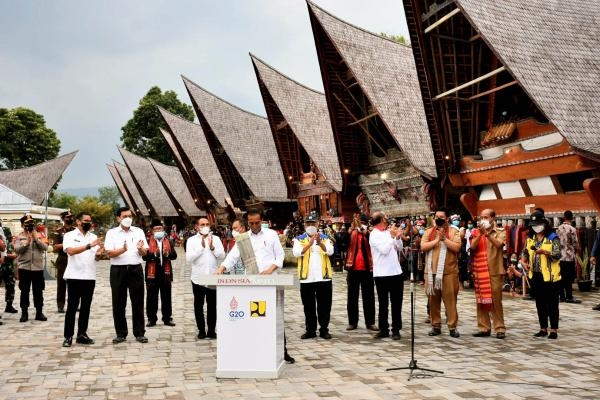 Kunjungan Kerja di Sumut, Dua Objek Wisata Ikonik di Samosir ini Jadi Perhatian Jokowi