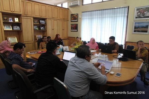 Smart Province Terdiri Dari Contact Center, Command Center Dan Social Media