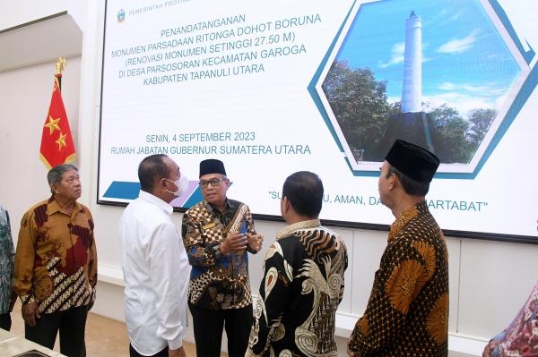 Gubernur Sumut Tanda Tangani Prasasti Renovasi Monumen Ritonga *Parsadaan Ritonga Bersyukur Punya Pemimpin Seperti Edy Rahmayadi