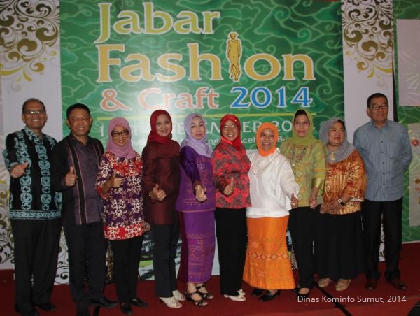 Kadis Kominfo Provsu Hadiri Jabar  Fashion and Craft 2014