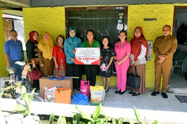 Peringati Hari Pahlawan Nasional, Pj Ketua TP PKK Sumut Serahkan Tali Asih kepada Keluarga Pahlawan Nasional