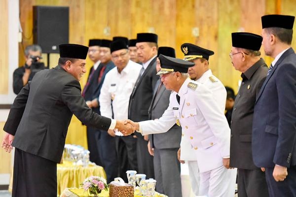 Lantik Bupati Labuhanbatu dan Asahan, Gubernur Berpesan Jangan Ingkari Sumpah Pelantikan