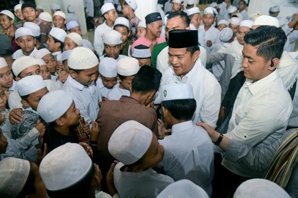 Kunjungi Pesantren Mustafawiyah Purba Baru, Pj Gubernur Sumut Motivasi Santri