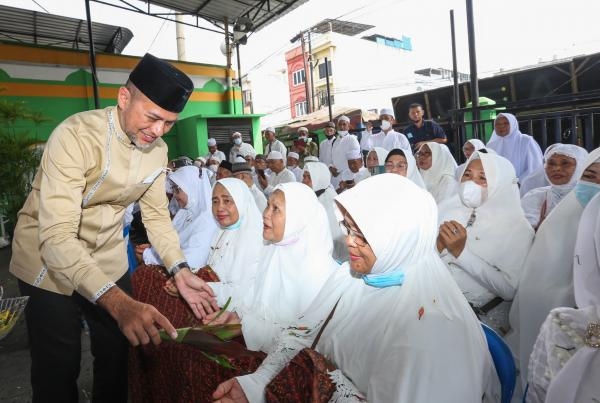 Tepung Tawari Calhaj PD IPHI Kota Medan, Musa Rajekshah: Harus Sabar dan Tawakal di Tanah Suci