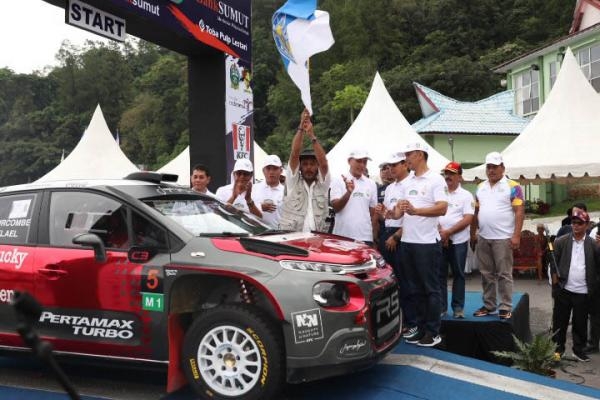 Wagub Sumut Lepas Peserta Danau Toba Rally 2019