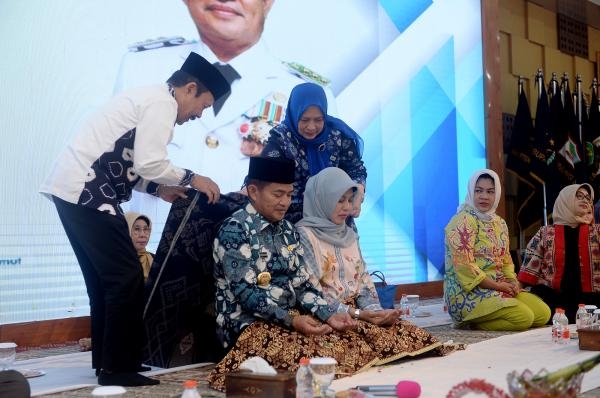 Tasyakuran Milad ke-58, Pj Gubernur Sumut Duduk Lesehan Bareng OPD