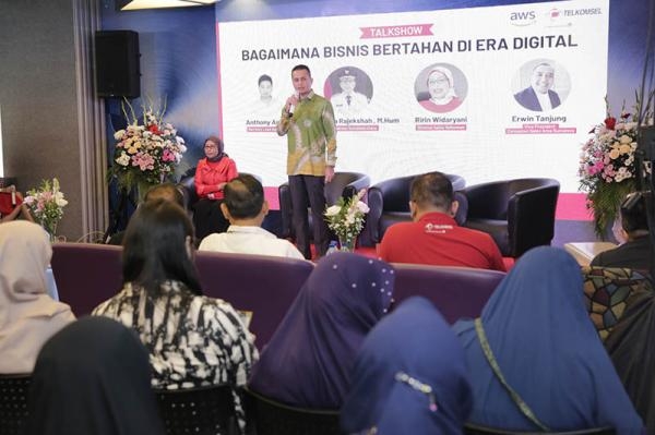 Hadiri Talkshow Bisnis di Era Digital, Wagub: Waktu tak Bisa Mundur, Kita tak Bisa Berdiam