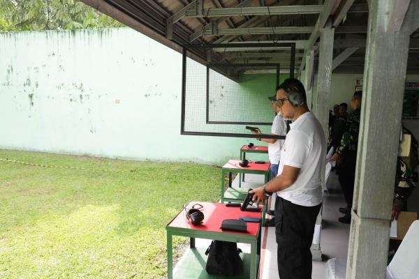 Musa Rajekshah Ikuti Lomba Tembak Pistol Eksekutif HUT Kodam I/BB