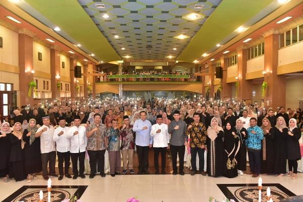 Buka Puasa Bersama Mahasiswa Institut Deli Husada, Edy Rahmayadi Ingatkan Pentingnya Keseimbangan Budi Pekerti dan Akademik