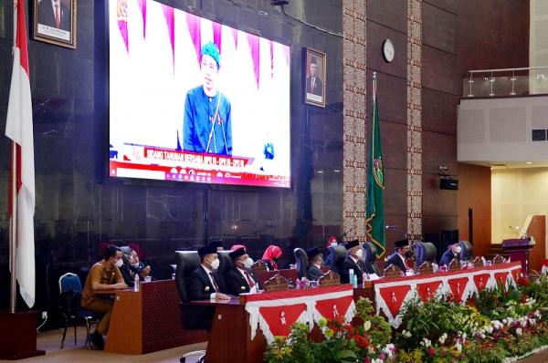 Edy Rahmayadi Saksikan Pidato Kenegaraan Presiden di HUT ke-76 RI, Semua Harus Berusaha Berbuat dan Berdoa untuk Penanganan Covid-19