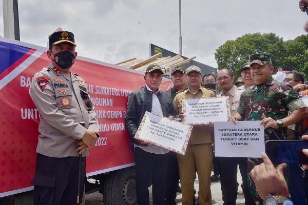 Tinjau Korban Gempa Taput, Gubernur Edy Rahmayadi Serahkan Bantuan Material Bangunan, Sembako dan Obat-obatan