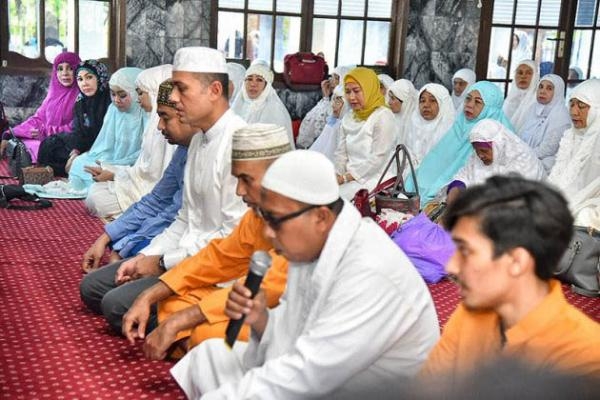 Tabligh Akbar dan Salat Tasbih Bersama Ribuan Ibu-ibu, Musa Rajekshah: Ramadan Momen Tingkatkan Ibadah