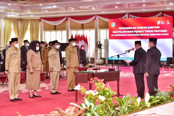 Lantik Zulkifli Jadi Sekretaris DPRD Sumut, Edy Rahmayadi Minta untuk Bekerja Maksimal