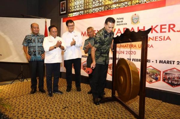 Bermain Bersama Komunitas Anak Marjinal, Gubernur Sumut Berikan Nasihat Selalu Ingat Tuhan