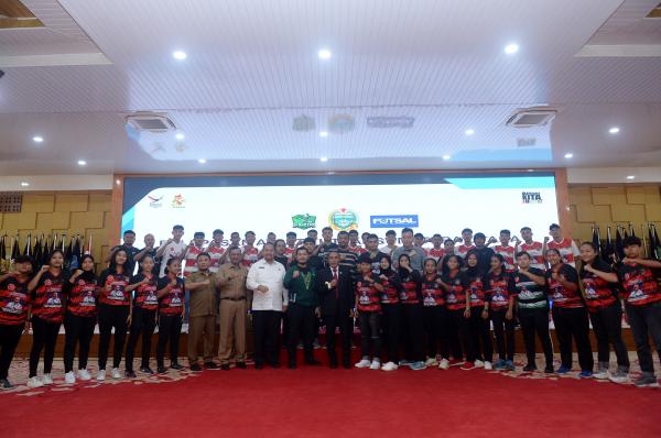  Edy Rahmayadi Lepas Tim Futsal Kinantan Ikuti Liga Futsal Nusantara di Sumsel