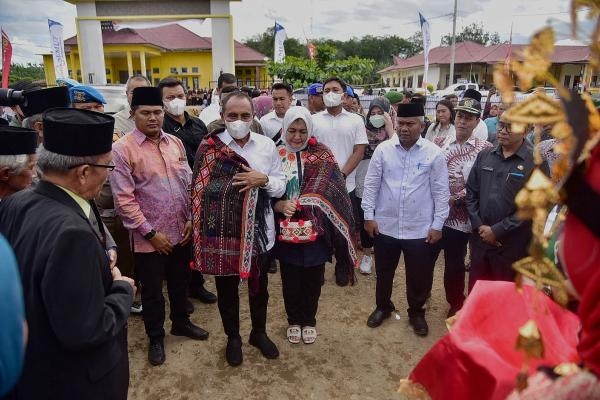 Dapat Alokasi Rp170 Miliar untuk Infrastruktur Jalan Plt Bupati Palas Sampaikan Terima Kasih kepada Edy Rahmayadi