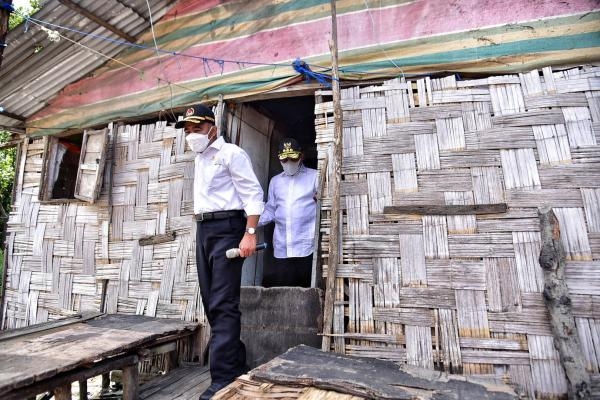 Gubernur Edy Rahmayadi Dampingi Menko PMK Kunjungi Warga Miskin di Belawan