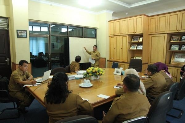 Kadis Kominfo Provsu Pimpin Rapat Panitia Bimtek Informasi dan Komunikasi Publik