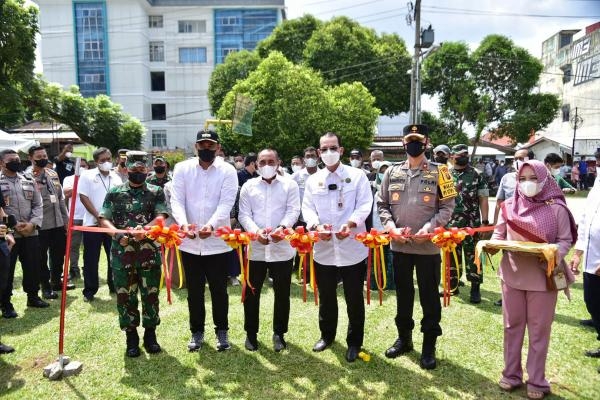 Sambut Idulfitri 1443 H, Edy Rahmayadi Buka Pasar Tani di Lapangan Sejati Pratama Medan