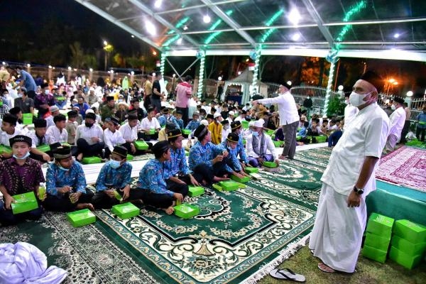 Anak Yatim Piatu Senang Buka Puasa Bersama Gubernur Sumut