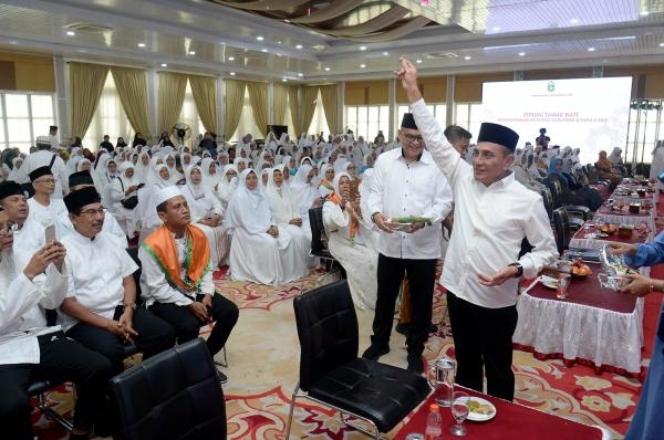 Tepung Tawar Calon Jemaah Haji Pemprov Sumut, Edy Rahmayadi Ingatkan Jaga Kesehatan dan Perbanyak Amal Ibadah