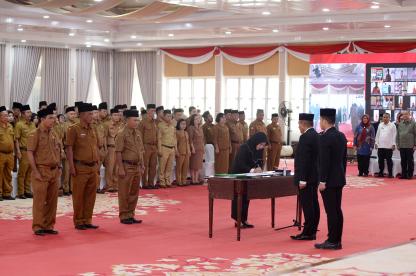 Edy Rahmayadi Lantik 155 Pejabat Tinggi Pratama, Administrator, Pengawas, dan Kepala Sekolah *Kembali Ingatkan ASN Tidak Terlibat Politik Praktis