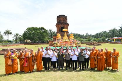 Perayaan Waisak 2567 BE, Edy Rahmayadi Ajak Lestarikan dan Bangun Candi Bahal Lebih Megah