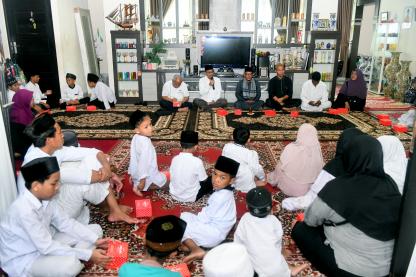 *Keluarga dan ASN Beri Dukungan dan Doa untuk Kadis Kominfo Sumut Laksanakan Ibadah Haji*