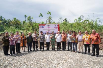 Pj Gubernur Sumut Resmikan Kantor DPRD Nias dan Berikan Sejumlah Bantuan