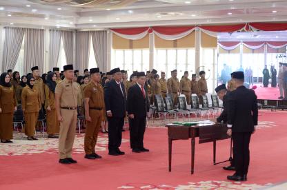  Lantik 279 Pejabat Administrator, Pengawas dan Kepsek, Edy Rahmayadi Ingatkan UU Haramkan ASN Terlibat Politik Praktis