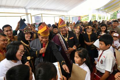 Kemeriahan Kirab Budaya Njuah-njuah Buat Pj Gubernur Terkesan, Berbagai Suku Budaya Jadi Satu